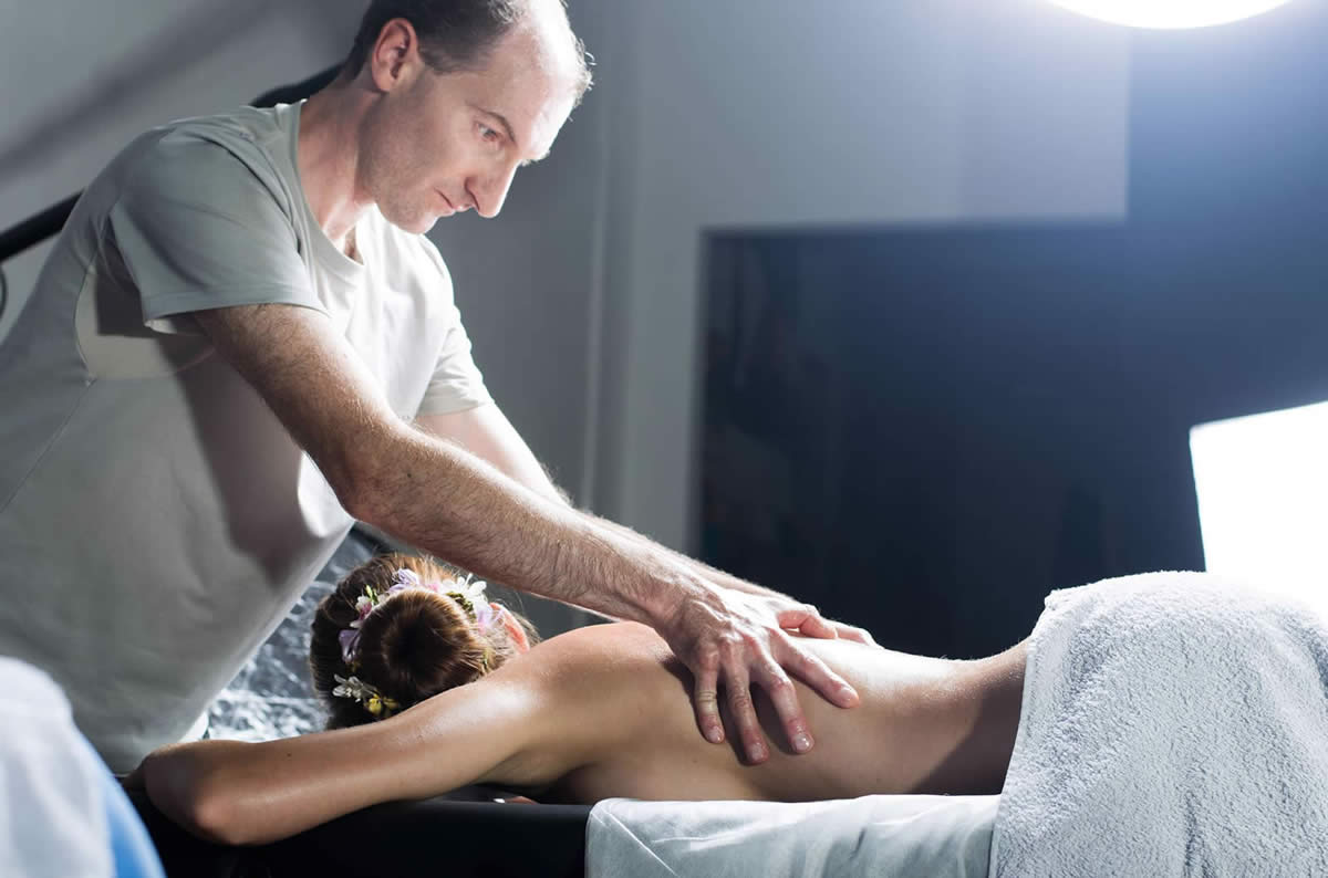 Massaggi olistici Romentino, operatore, massaggiatore Diego Calleri
